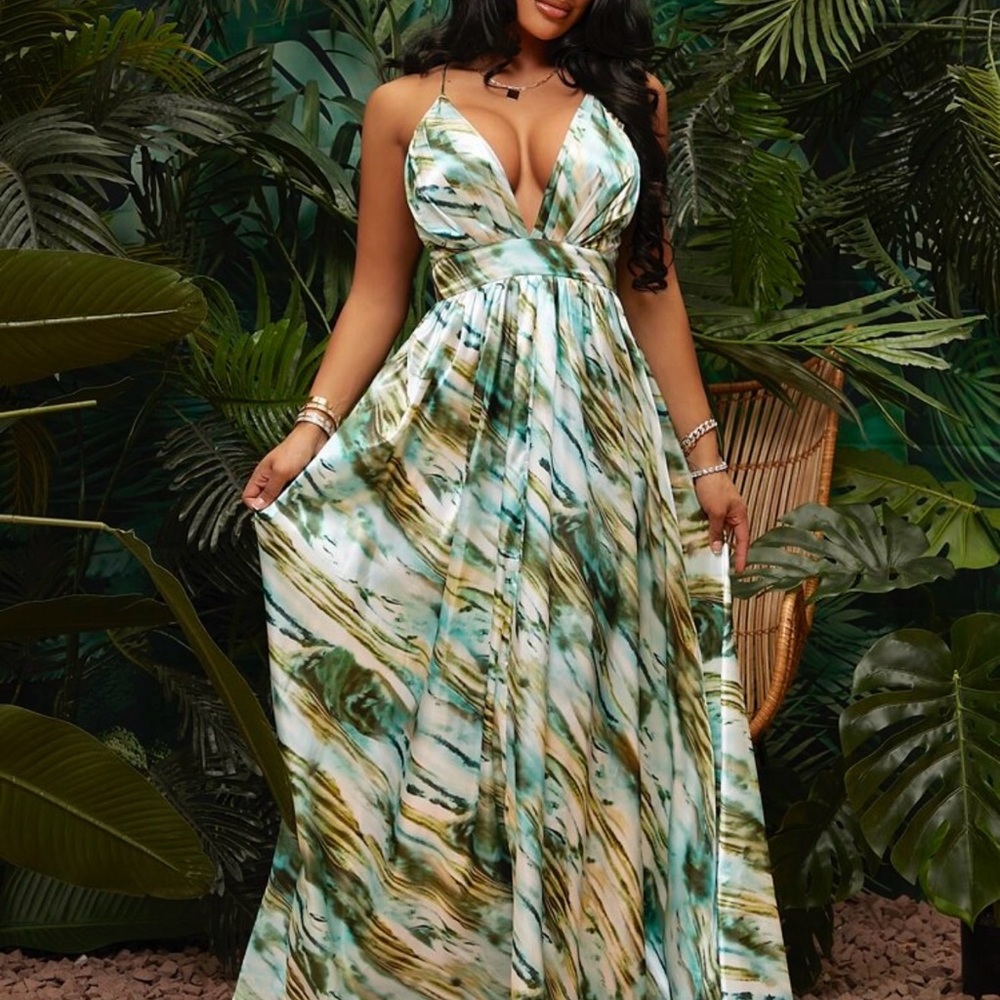 Elegant Green and White Maxi Dress